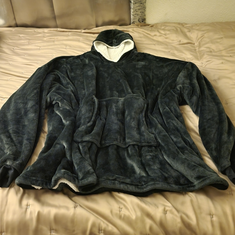 Huggle hoodie